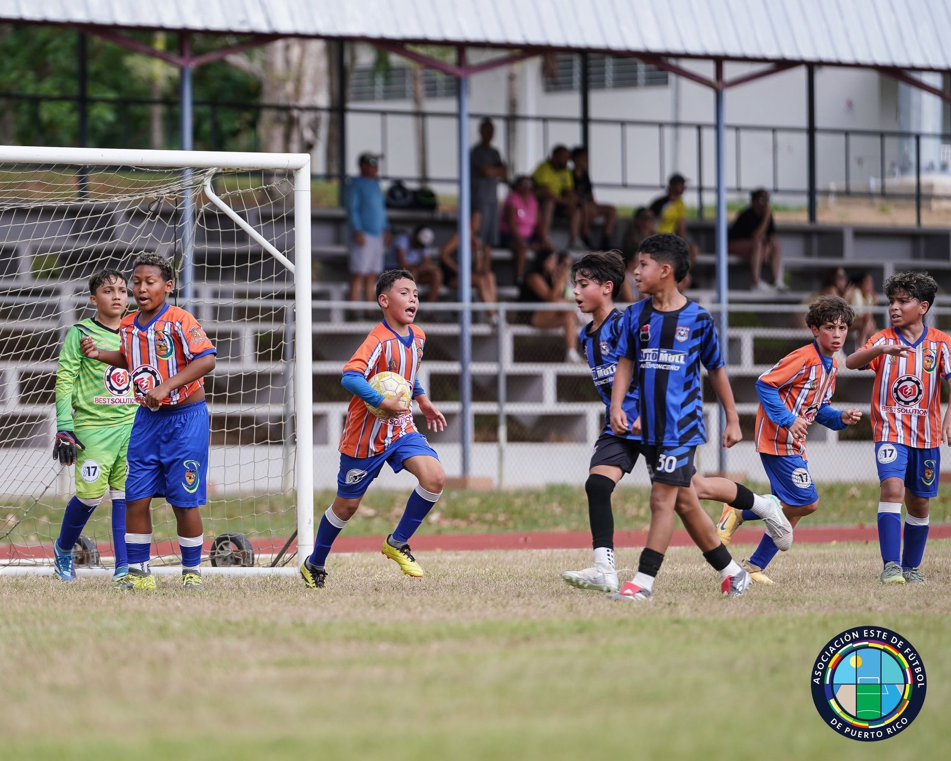 Jugadores de la Asociación Este de Fútbol de Puerto Rico